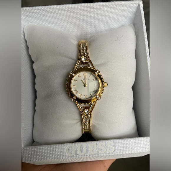 Guess gold watch - Picture 1 of 5